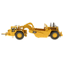 Load image into Gallery viewer, CAT 1:50 657G Wheel Tractor Scraper Core Classic Series
